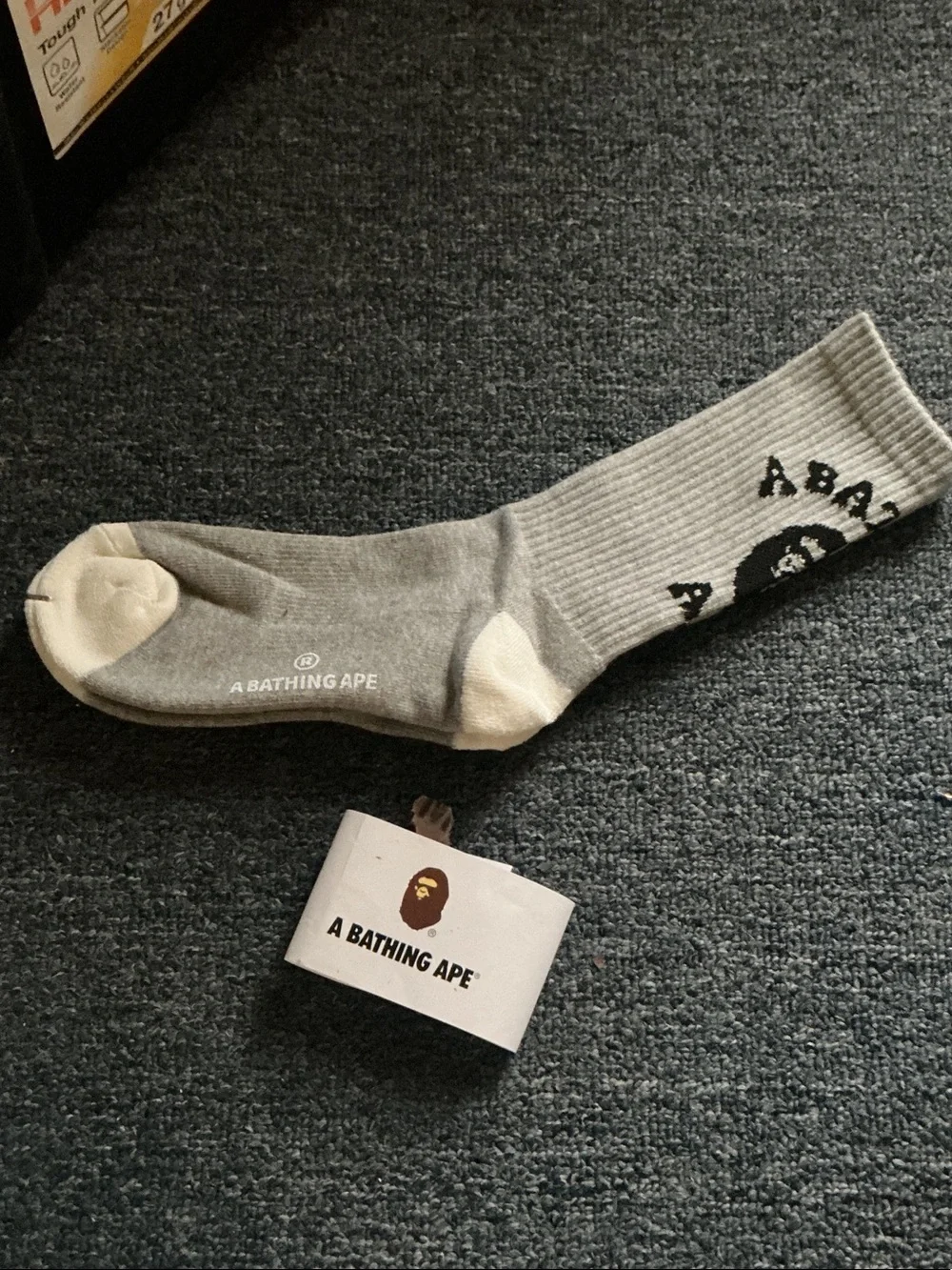 A Bathing Ape Men’s Grey Logo Crew Socks - Grey/Cream